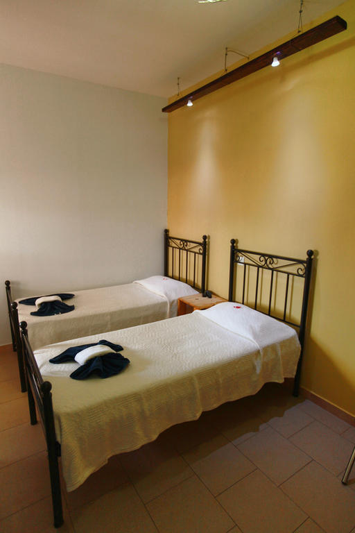 Aparthotel Oikeion Ermoupoli Zimmer foto